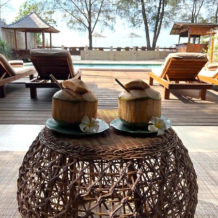 The Gili Beach Resort Gili Trawangan Esterno foto