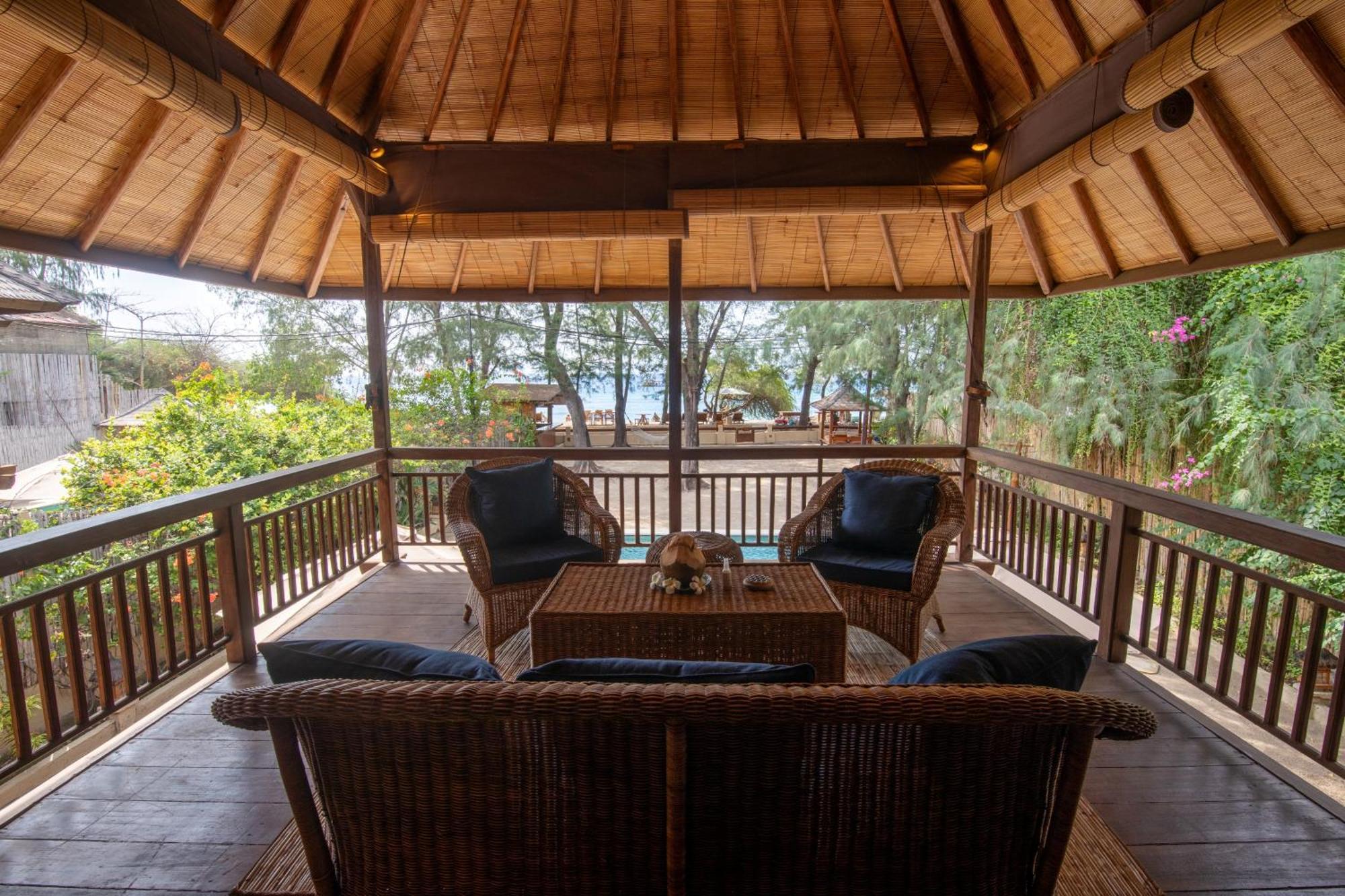 The Gili Beach Resort Gili Trawangan Esterno foto
