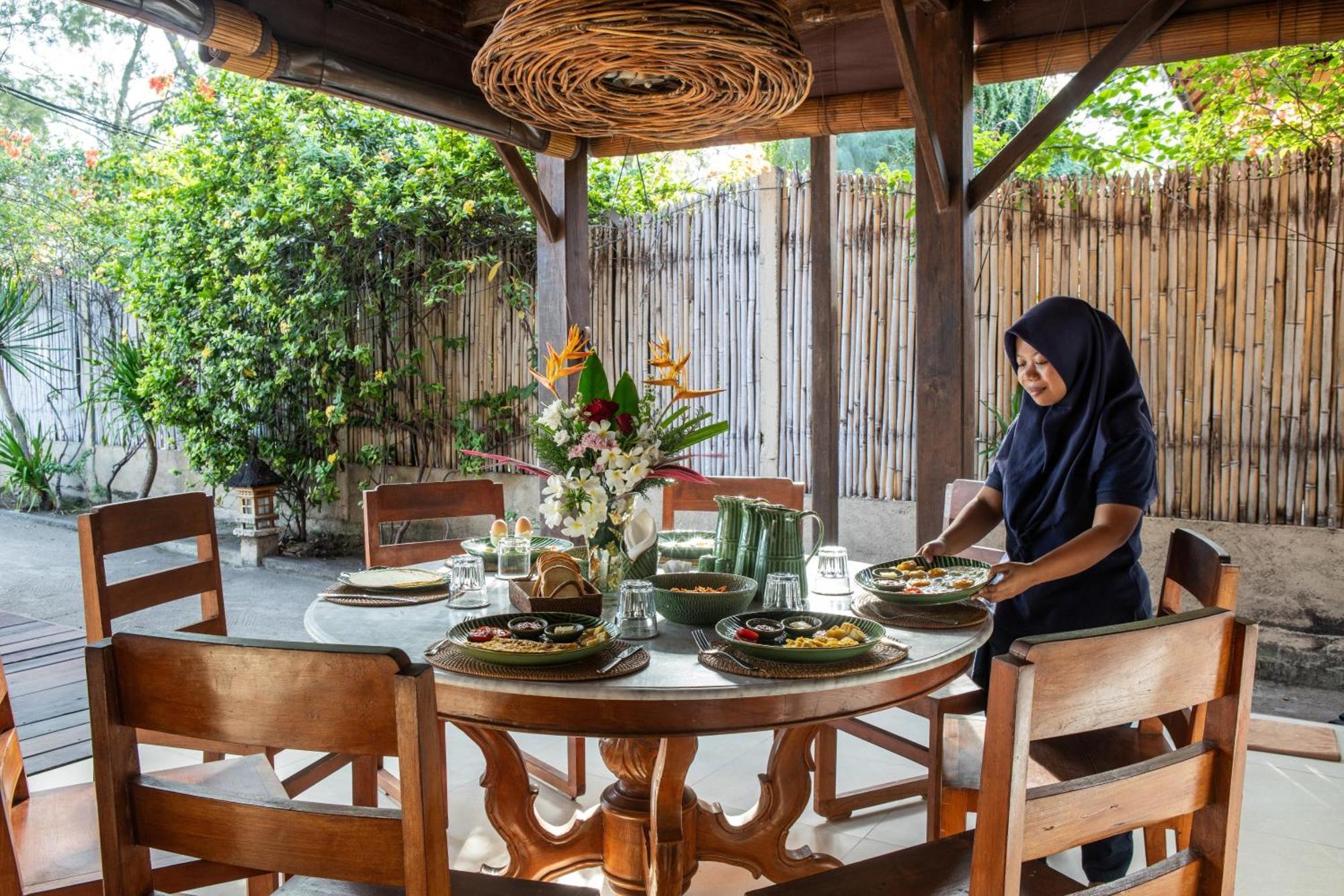 The Gili Beach Resort Gili Trawangan Esterno foto